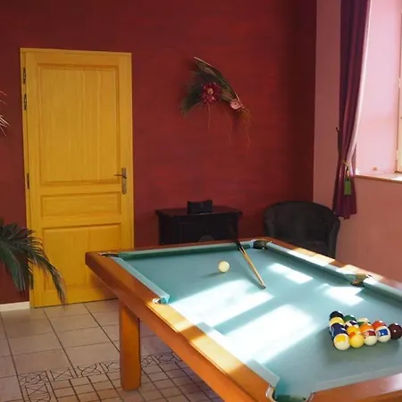 Les Preaux Holiday home *